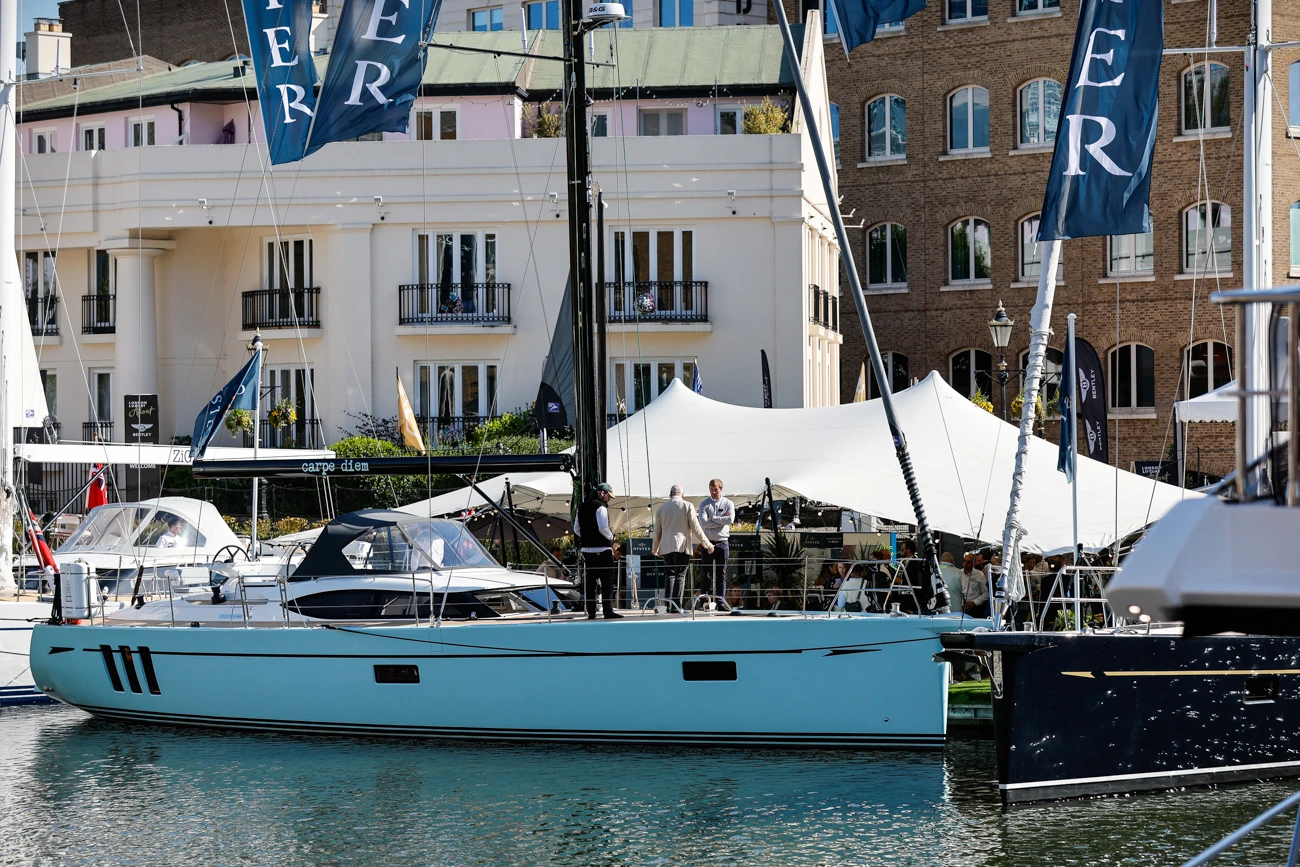 ¡Descubre el glamur de la navegación en «London Luxury Afloat»! ⛵
